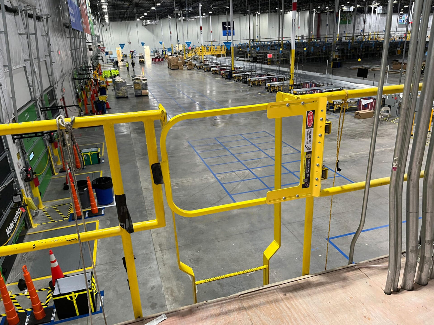Safety Rail Co. Adjustable Self-Closing Safety Gate for Fall Protection — Powdercoat Yellow, 16-22 inches — OSHA Compliant — Made in USA