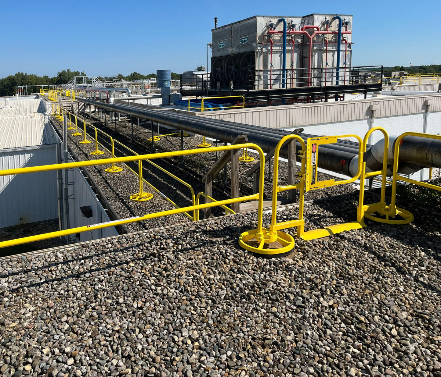 Safety Rail Co. Adjustable Self-Closing Safety Gate for Fall Protection — Powdercoat Yellow, 16-22 inches — OSHA Compliant — Made in USA